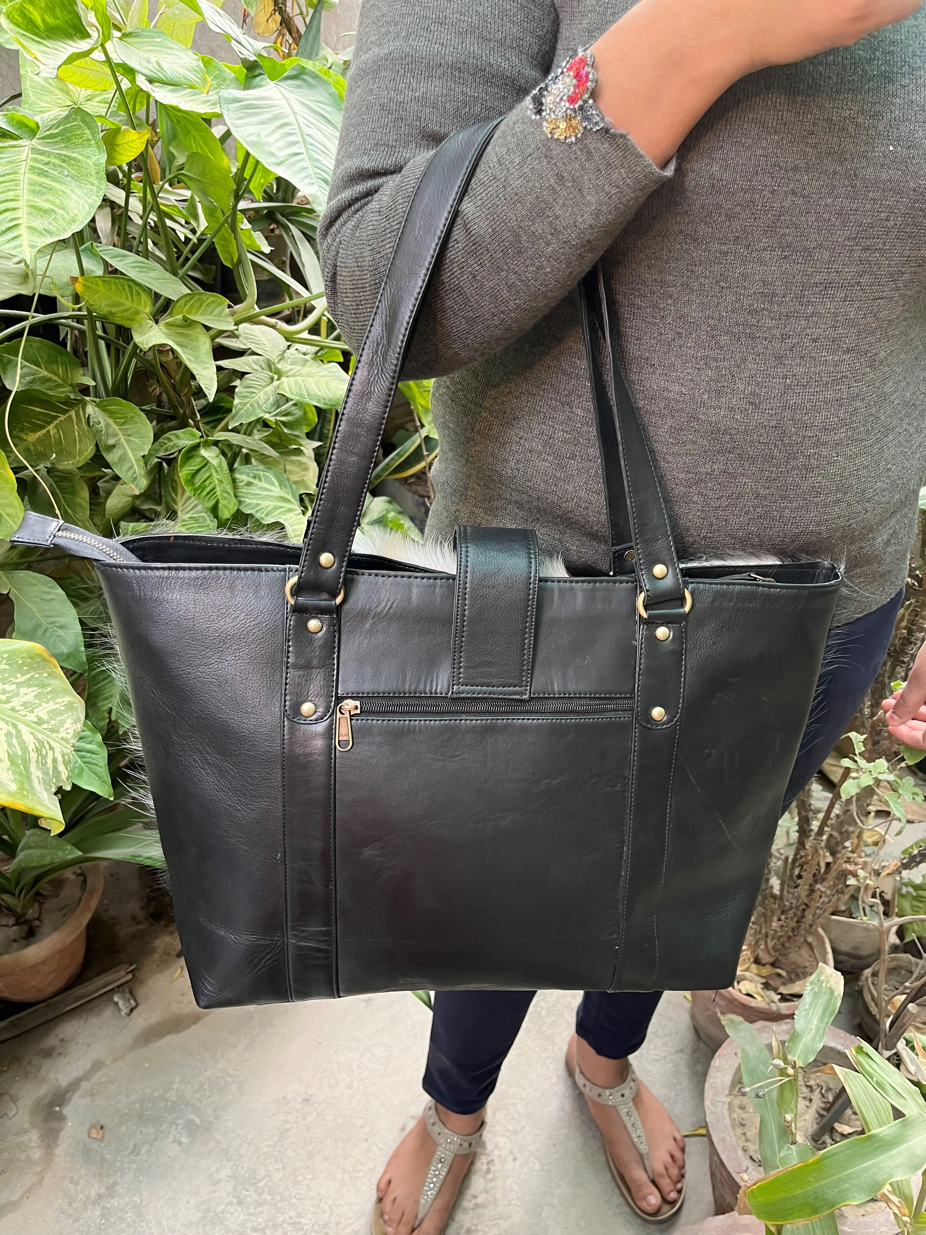 Best Brand 2024 Real Cowhide Leather Tote And Travel bag Black Leather Tote Bag School Laptop Leather Handbag for Women & Girls