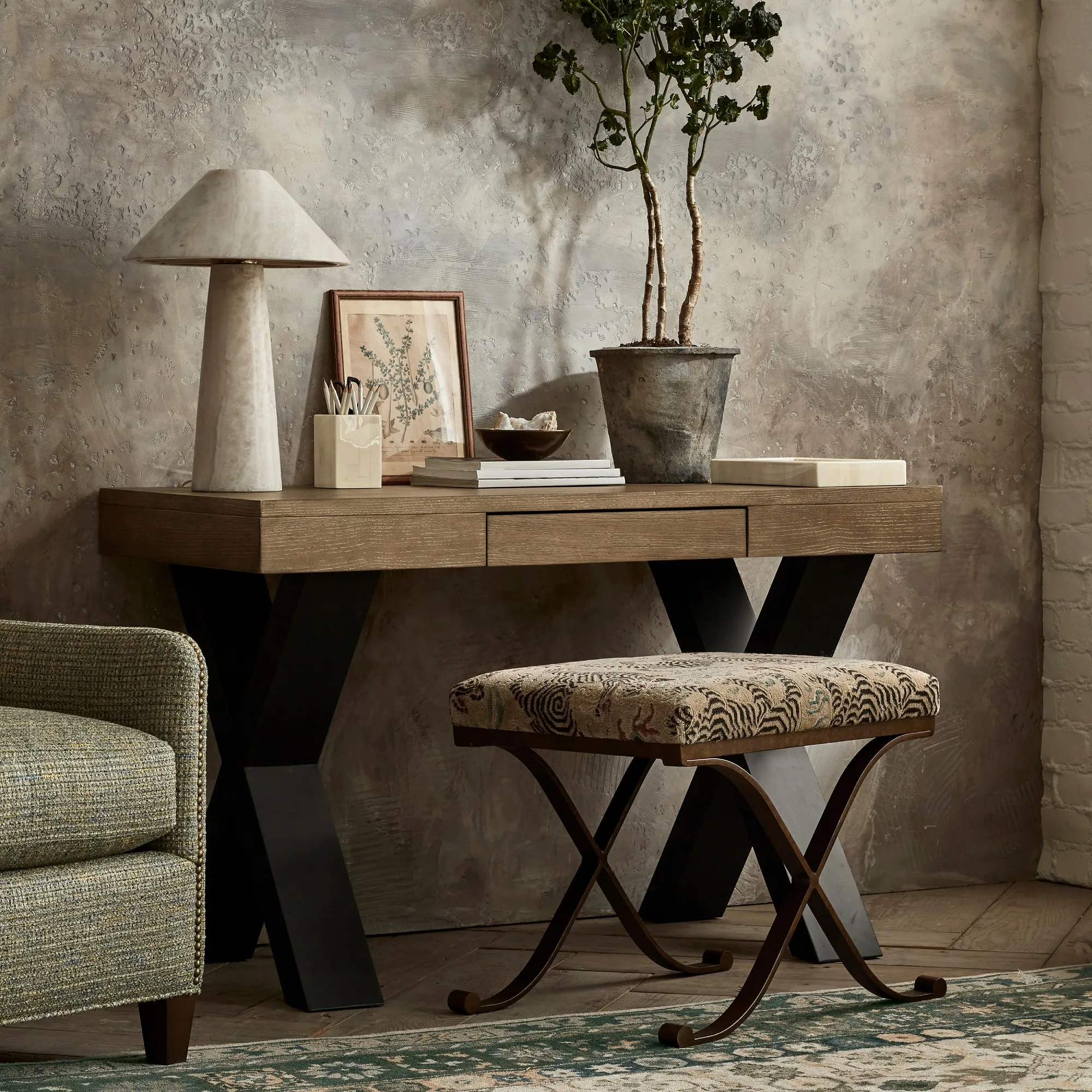 Modern Luxury Study Solid Wood Computer Desk Fashion Design Conference Desk