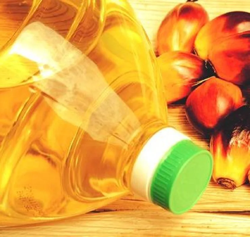 High Quality Refined & Crude Red Palm Oil /Palm Nuts oil/ Refined Palm Vegetable Cooking Oil for Sale