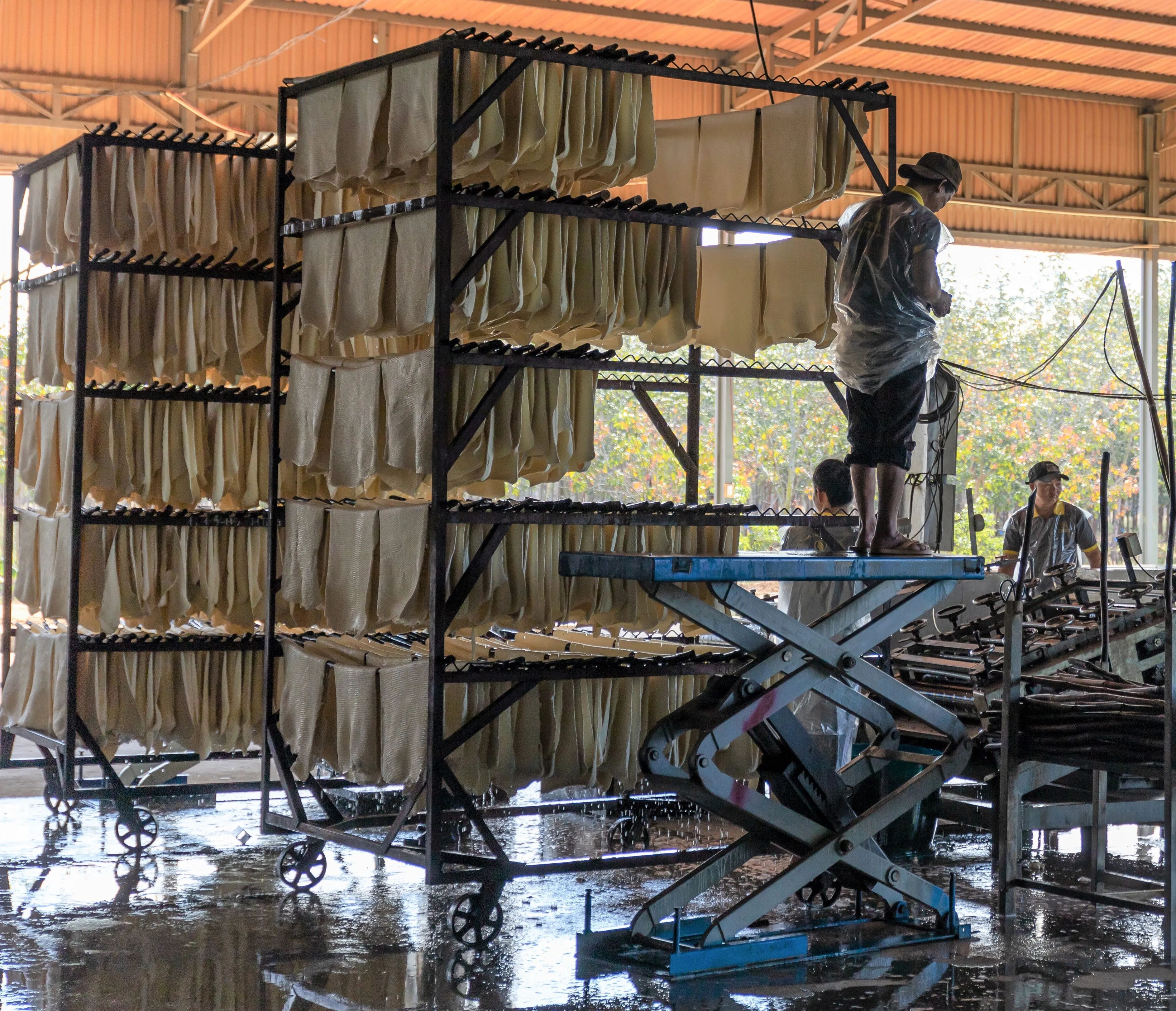 Rss buy scrap tires rubber raw materials vietnam rubber raw material compounds and direct factory nbr