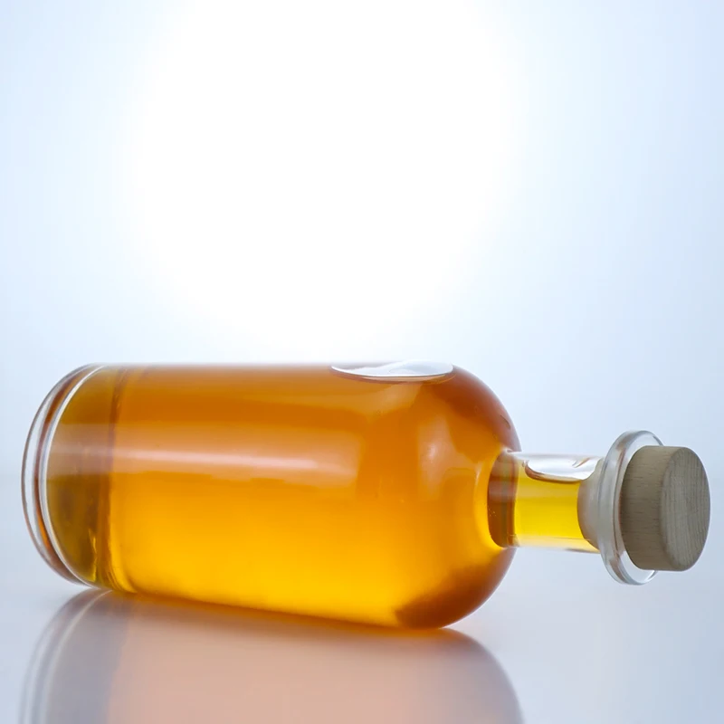 750 ml hot selling round transparent glass decanter with cork cap for vodka tequila rum gin whiskey