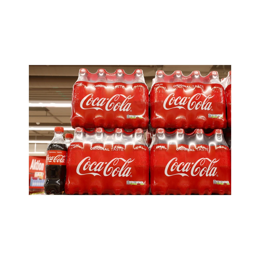 Coca-cola classic 330ml / Coca cola soft drink 330 ml / Coca cola 33 cl can