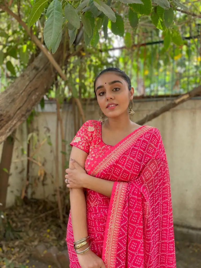 Top Selling High Quality Indian Saree Latest Design Georgette Fabric Heavy Embroidery Work Comfortable Stylish Weddings Parties