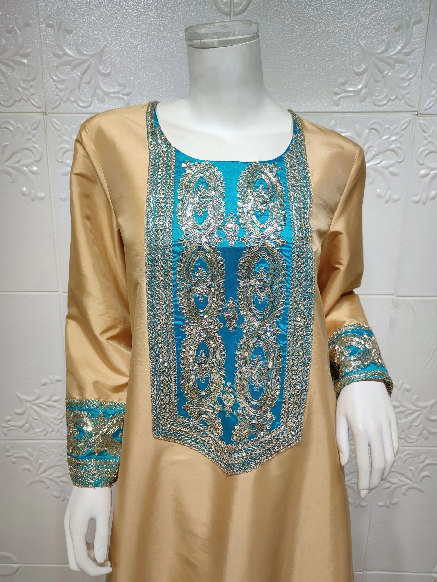Vintage Ethnic Embroidered Abaya Dress for Women Autumn 2023 Middle East Dubai Arabic Oman Kuwait Moroccan Kaftan Muslim Clothes