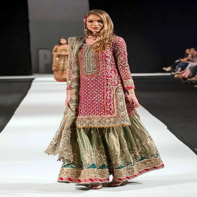 BEST QUALITY WEDDING PARTY WEAR MAROON COLOR PAKISTANI SALWAR SUIT DRESS AT BEST WHOLESALE RATE IN VELVET FABRIC FOR WOMEN