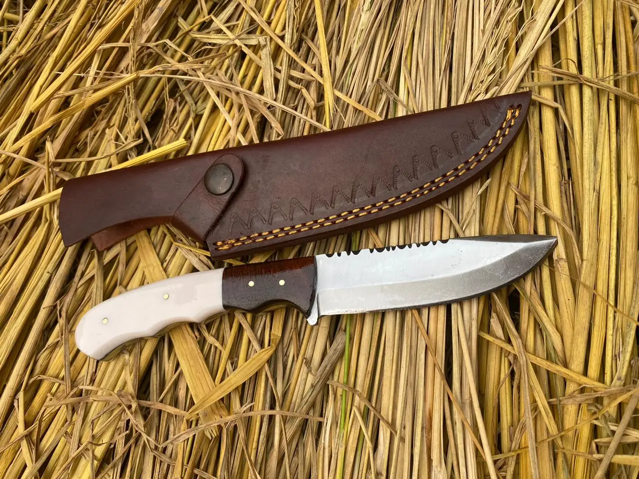 Высококачественные охотничьи ножи из углеродистой дамасской стали с фиксированным лезвием ручной работы охотничий нож для выживания на открытом воздухе деревянной ручкой