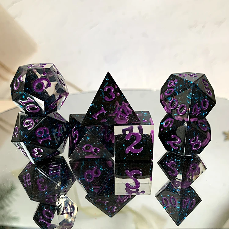 Sharp Edge Liquid Core Dice Resin Hollow Role Playing Games Polyhedral Full Tilt Dice Couch Dnd Dice Hot Sale Card Board Games