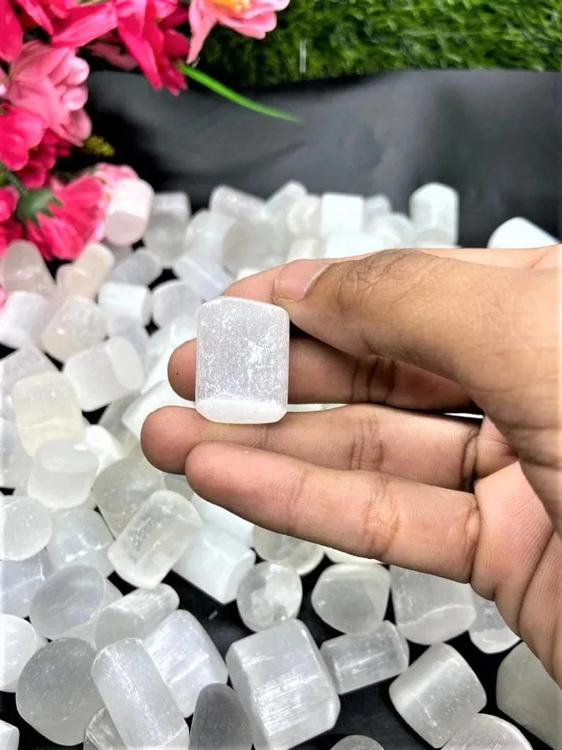 Standard Quality White Selenite Tumbled Stone For Spiritual Connection Wholesale Healing Gemstone Selenite Crystal Tumble Stones