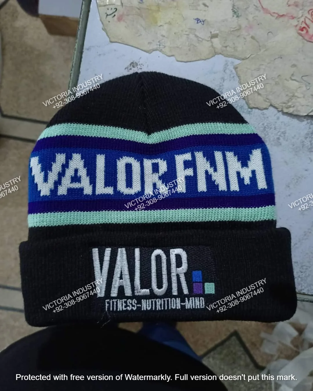 Оптовая продажа Мужская ветрозащитная зимняя вязаная Лыжная маска с 3 отверстиями Балаклава вышитым логотипом Полнолицевая