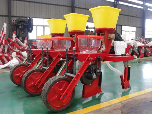 Wholesale Farm Machinery Tractor 4 Rows Corn Planter Machine Corn Seed Planter For Sale Cheap Price