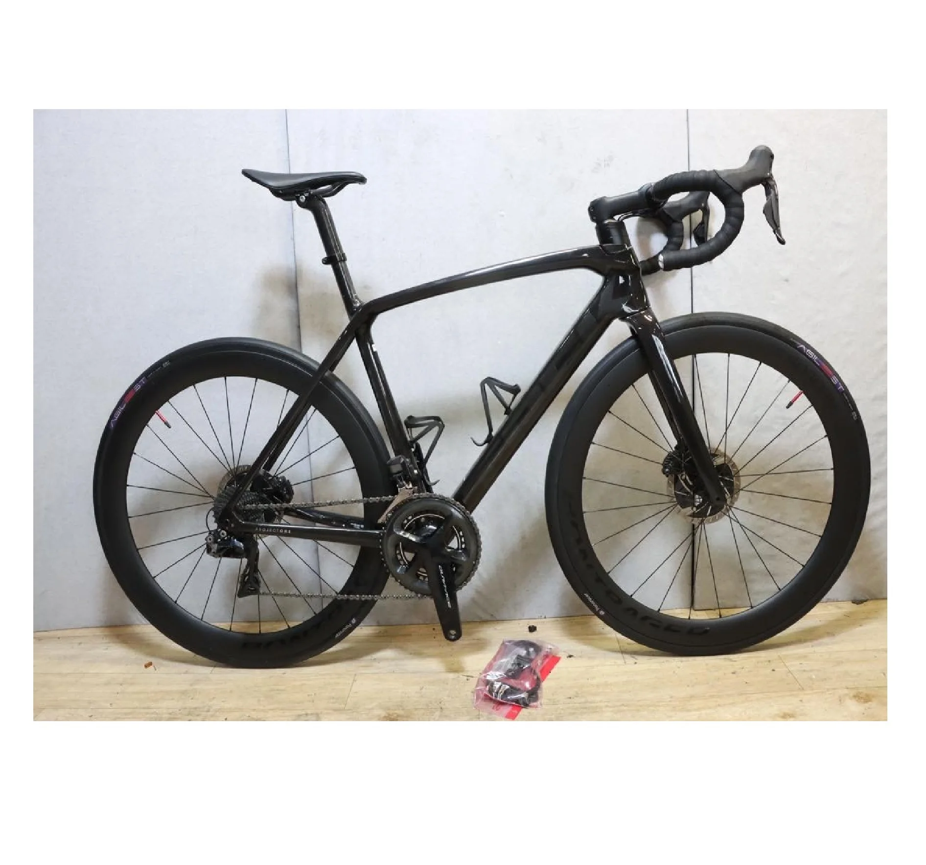 Hot Selling Second Hand Used Men Sport Full Carbon Frame Road Racing Bike Bicycle