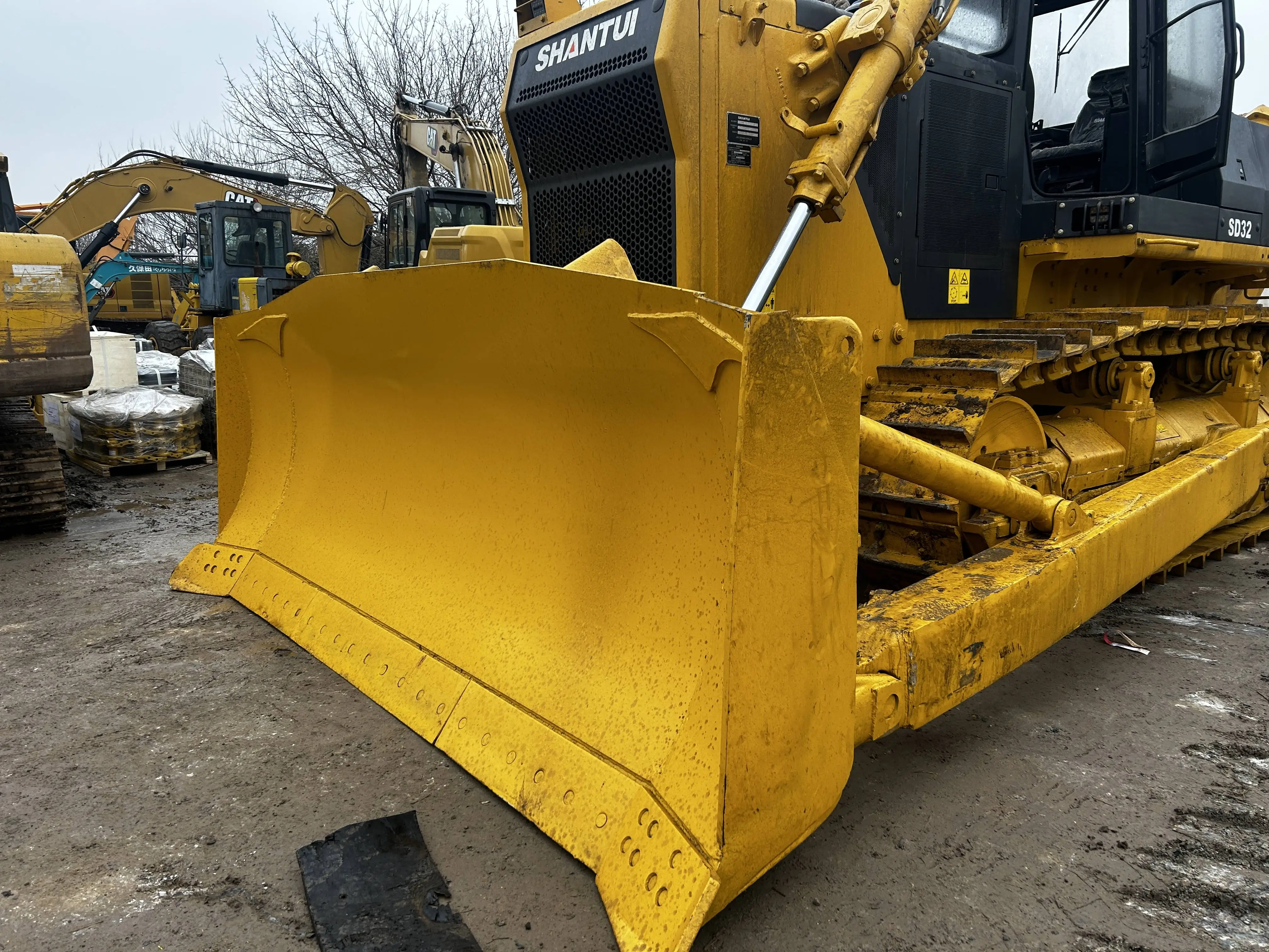 China Original High Quality Used SHANTUI SD32 Crawler Bulldozer Second-hand SHANTUI SD22 Dozer for Sale in Stock