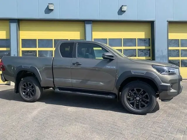 Для YOTA HILUX 2 8 D-4D 4x4 дополнительная кабина 2022 б/у