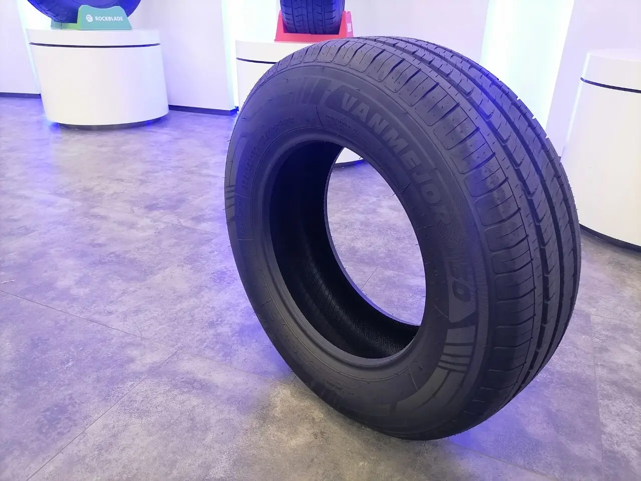 Оптовая продажа новые автомобильные шины 12/13/14/15/16/17/18/19/20 дюймов качественные резиновые внешние с внутренними трубками для легковых и грузовых автомобилей