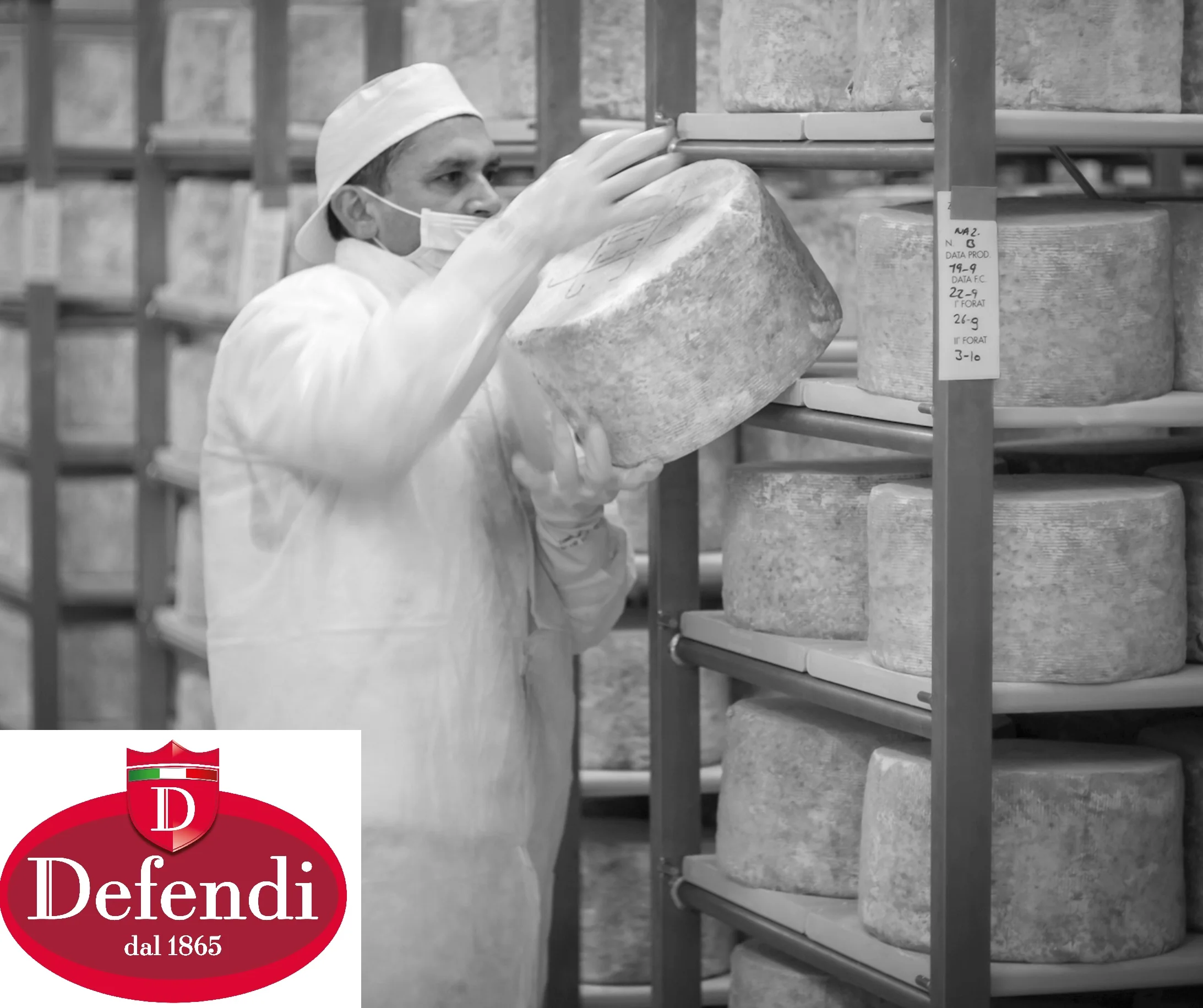 Итальянский высококачественный сыр GORGONZOLA PDO PICCANTE 1 5 кг для общественного питания horeca в
