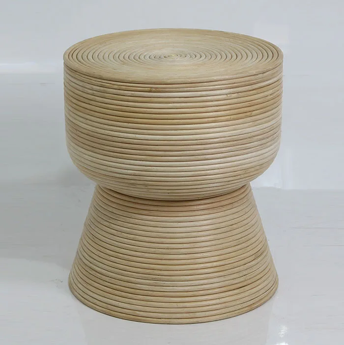 Круглый ламинированный табурет из ротанга