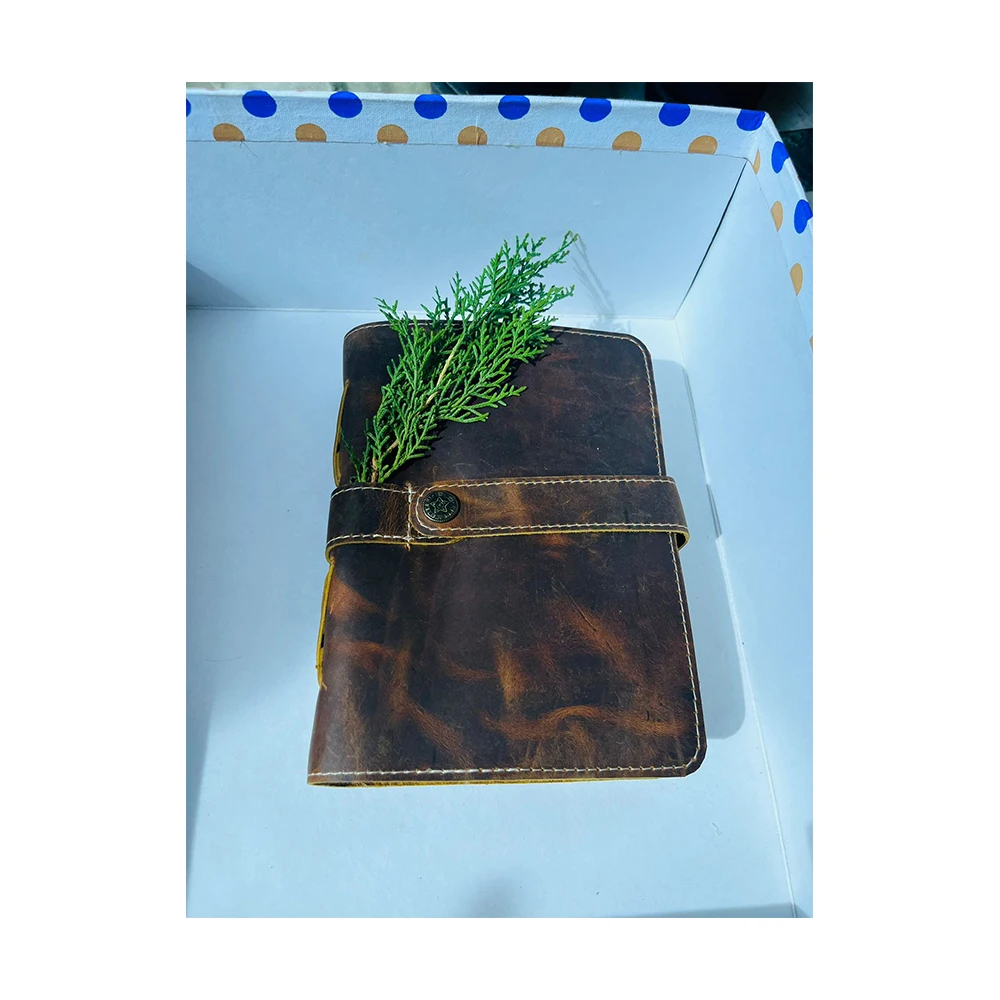 Wholesale Black Journal Vintage Hardcover Diary Antique Handmade Cotton Yellow Papers Writing Journal Notebook with Key