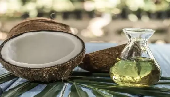 Indian Exporter for Top Quality Extra Virgin Coconut Oil Used for Moisturizing the Skin from South India with Customized Packing
