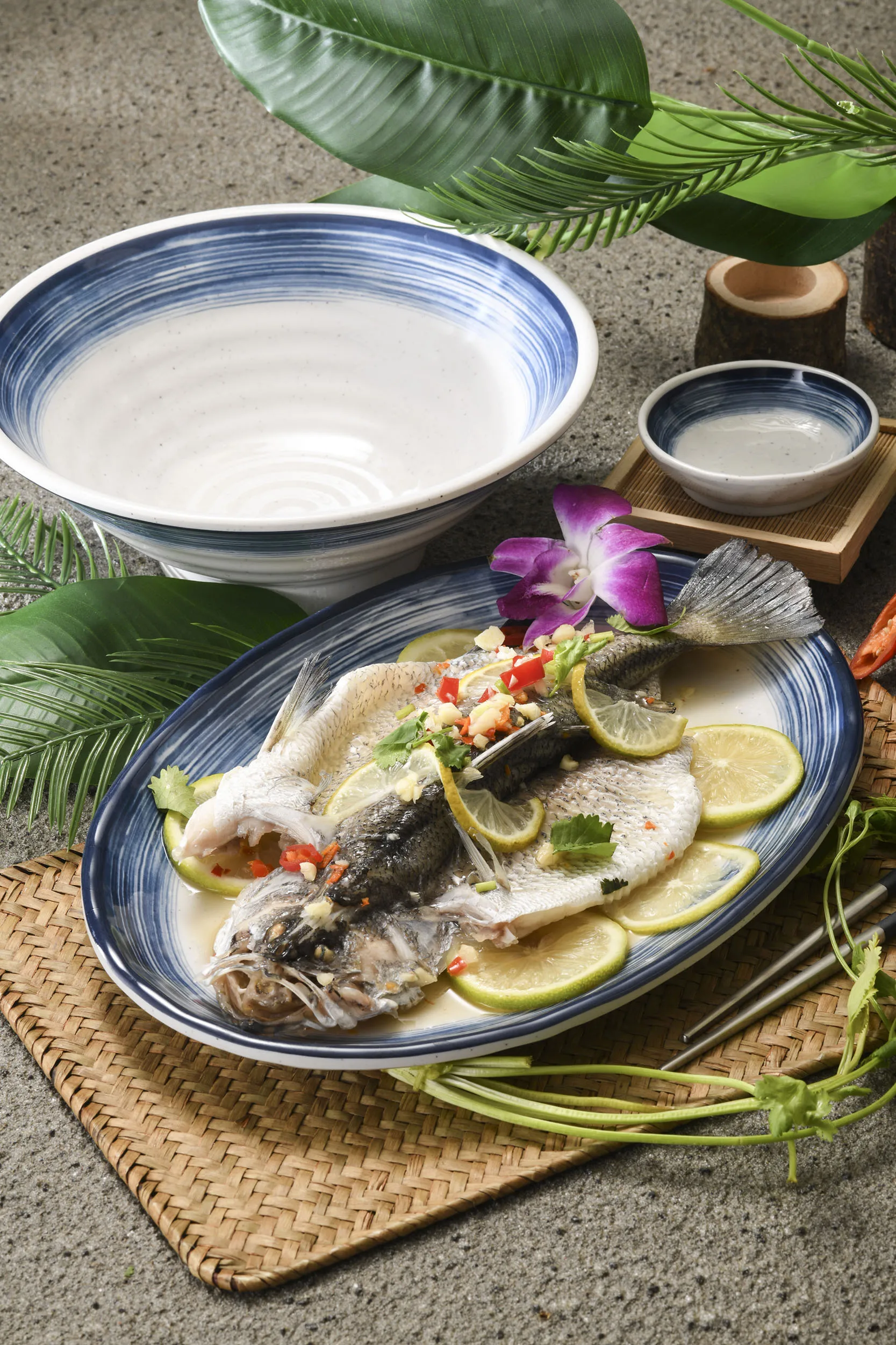 13 Inch Blue Lines Pattern Oval Plate Melamine Plate For Thailand Food Buffet Restaurant Sea Food Fish Serving Plate