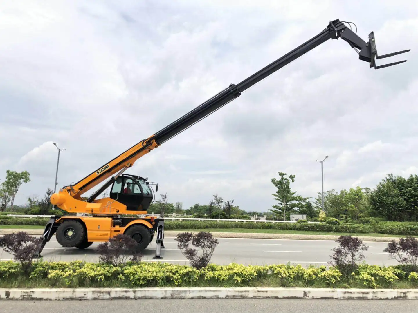4T KDT-4017 Telescopic handler 4 WD 360 degree rotation 4.0 ton 17 m