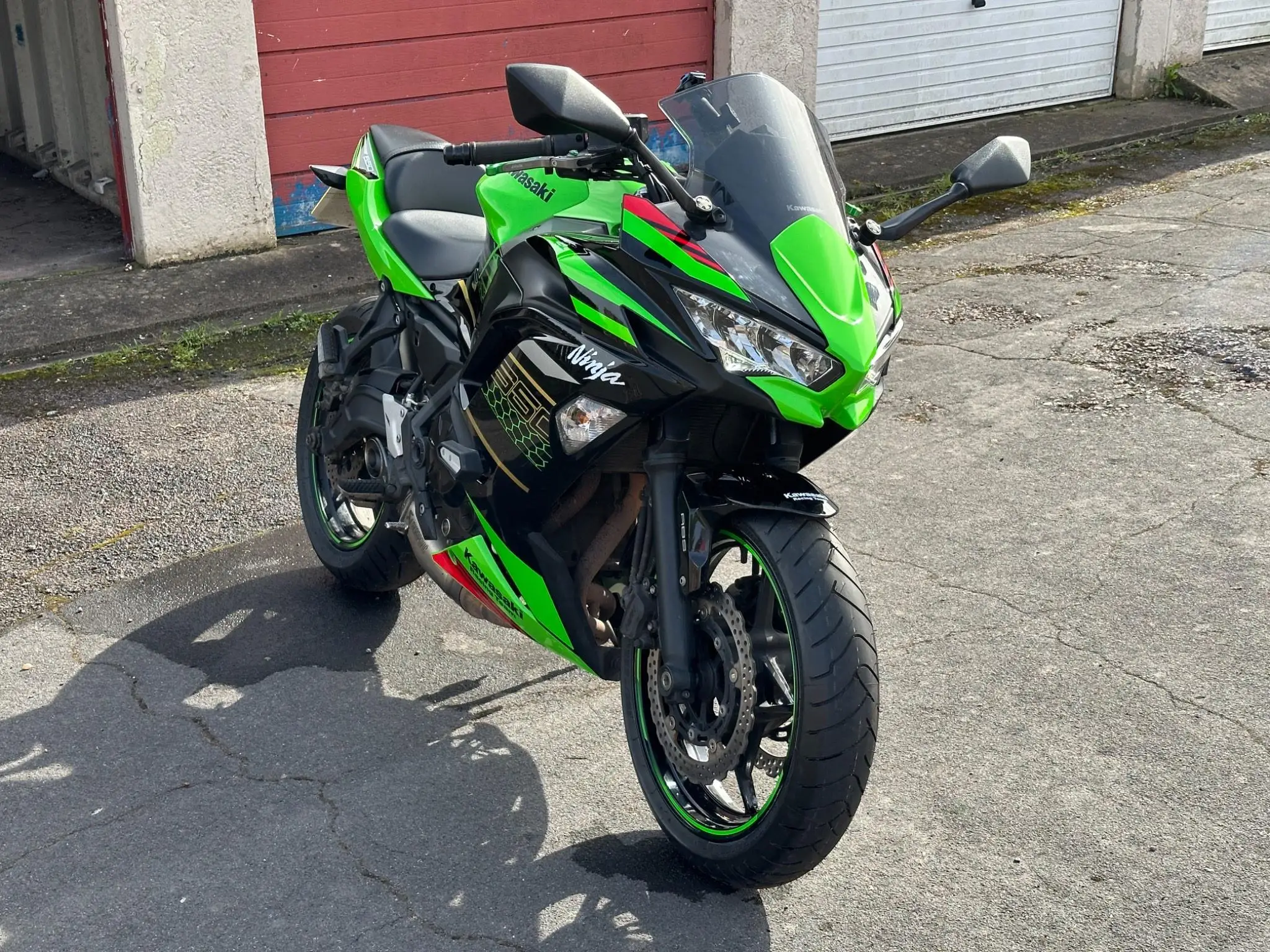 2022 Kawasakis Ninjas 650 спортивные мотоциклы