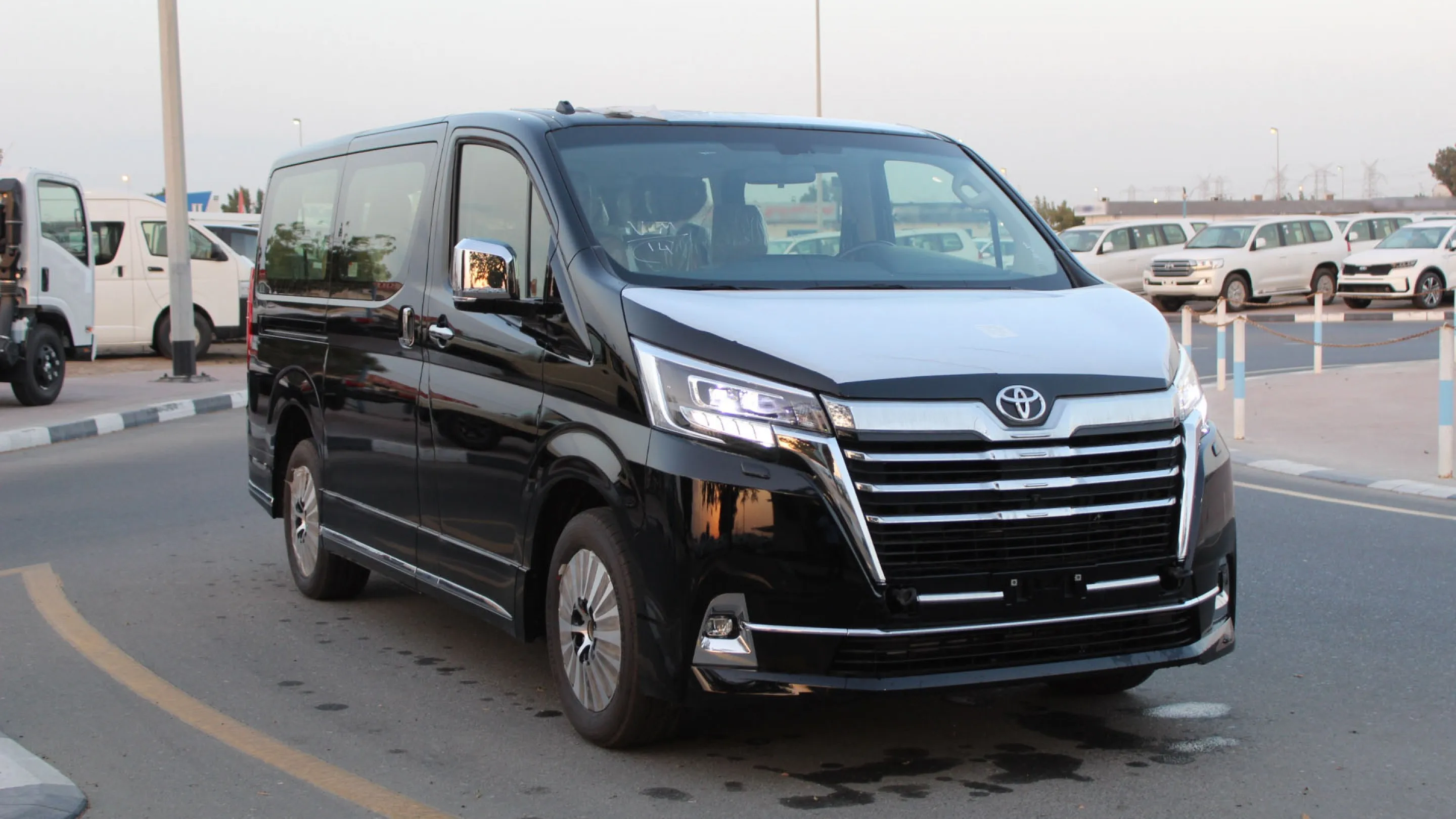 Использованное 2019 для yota Granvia 9 мест
