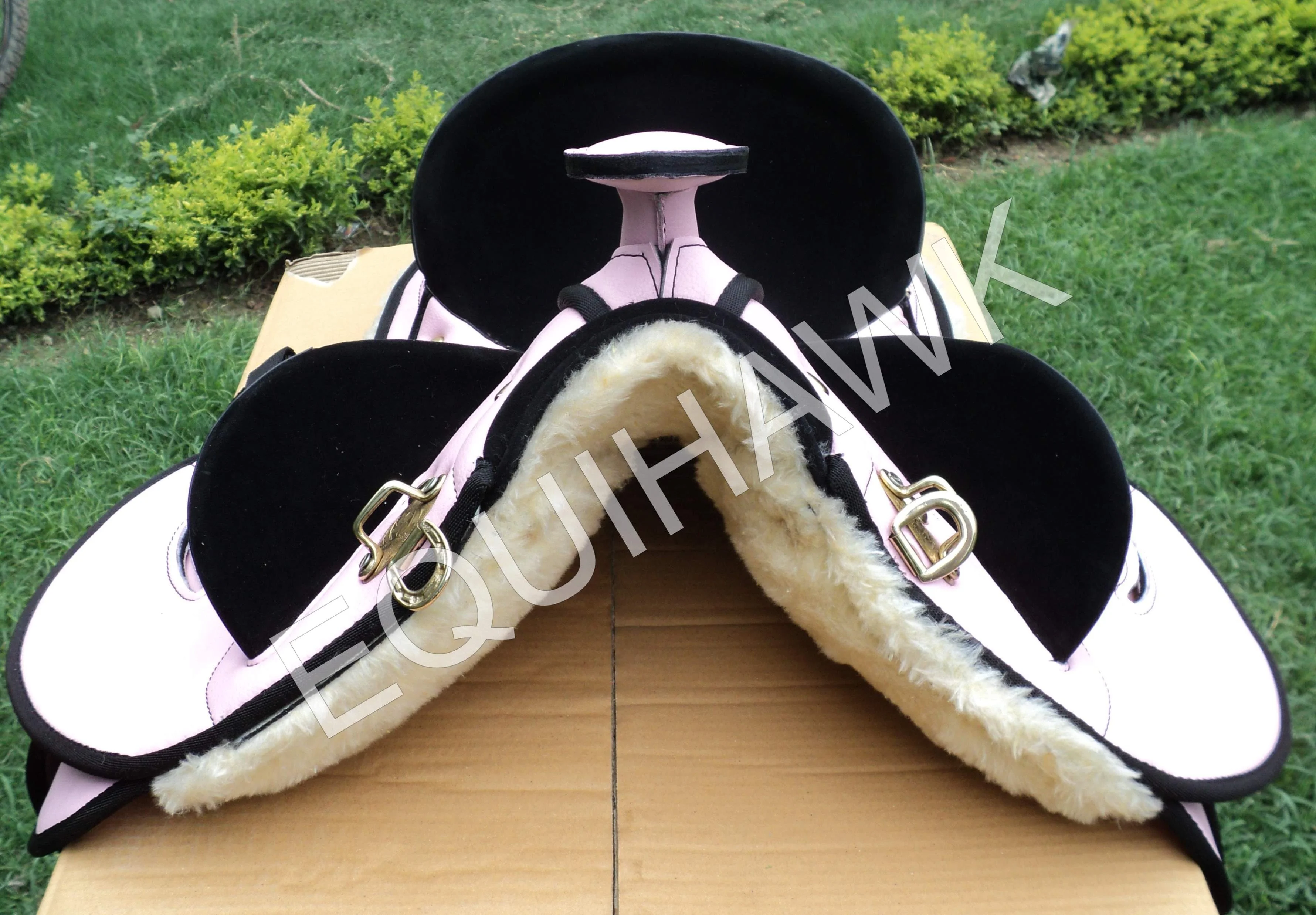 LIGHTWEIGHT SYNTHETIC AUSTRALIAN STOCK SADDLE WITH COMPLETE MOUNT BRASS FITTING WOODEN TREE HORSE SADDLE