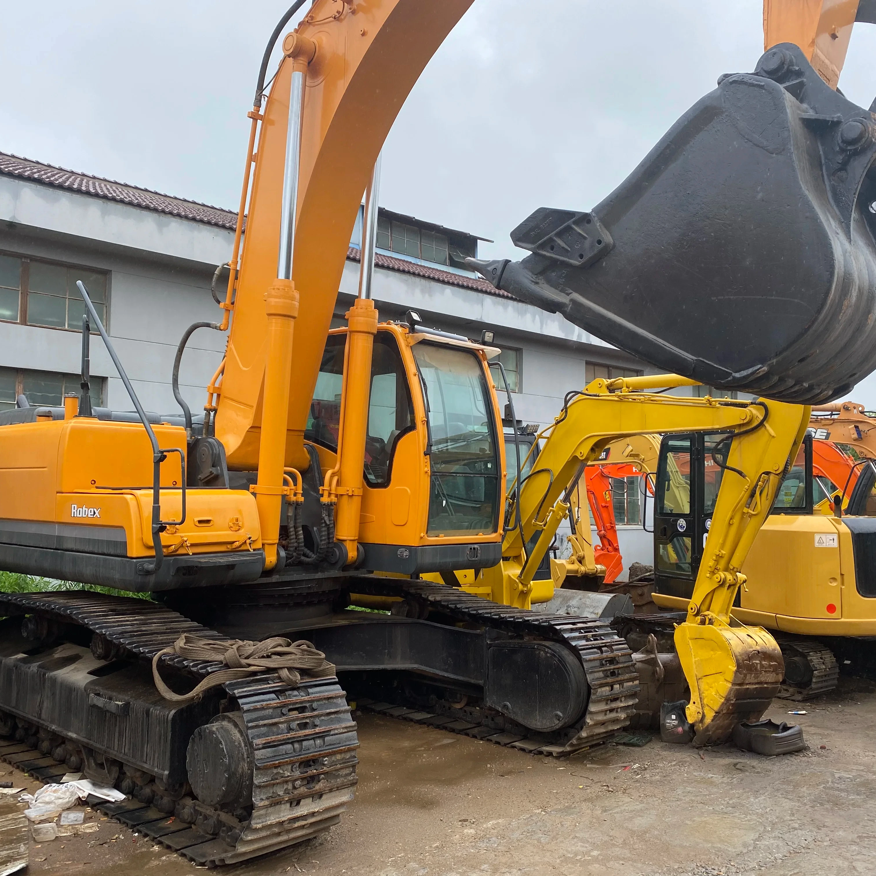 New arrival Hyundai 305LC-9 excavators earth-moving machine excavator fuel pump manual 305 30 ton used equipment for sale