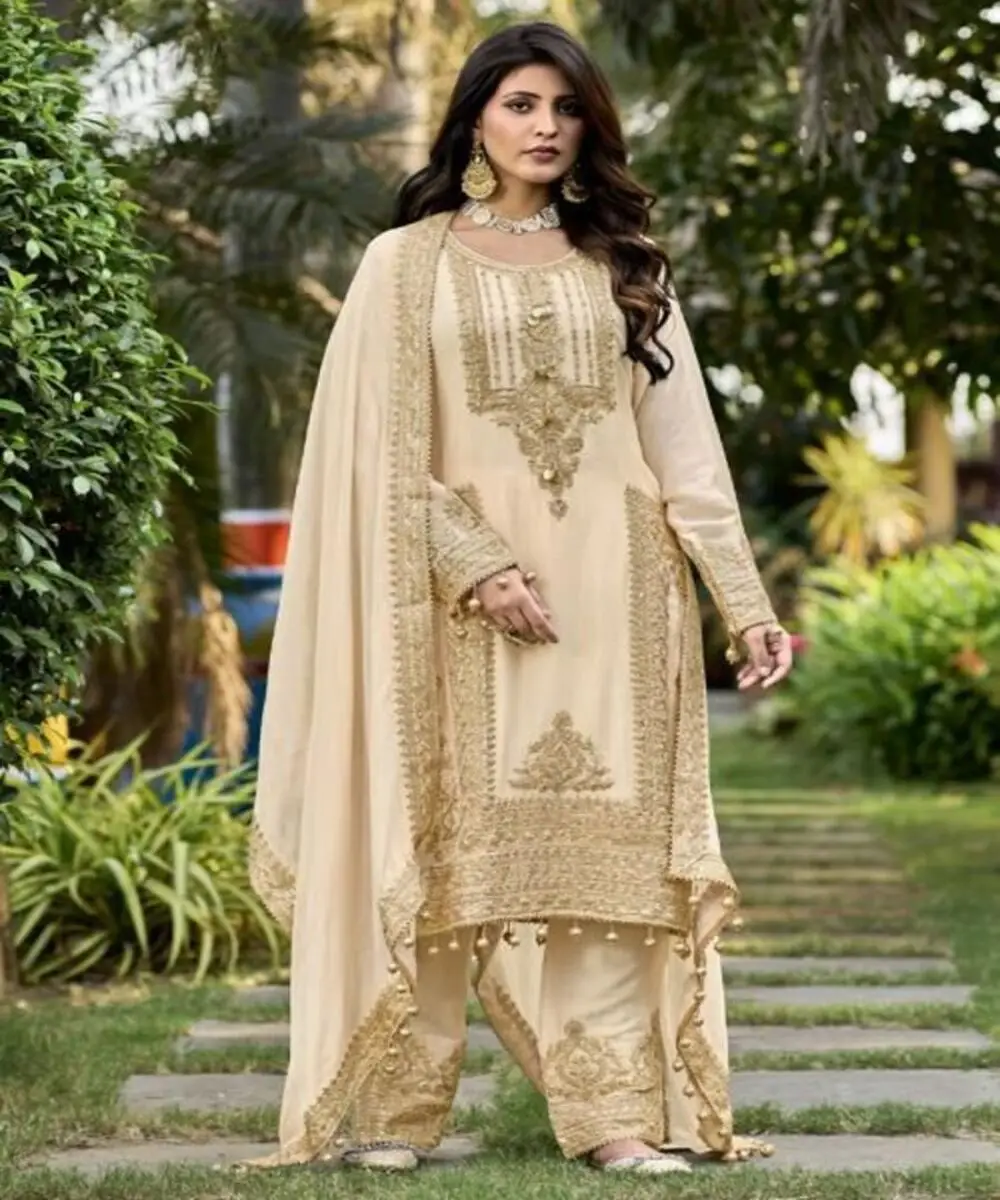 Modern Seasonable Wear Crape/Creepe Salwar Kameez with Contemporary Checks Print and Sequence Work Gorgeous Bridal
