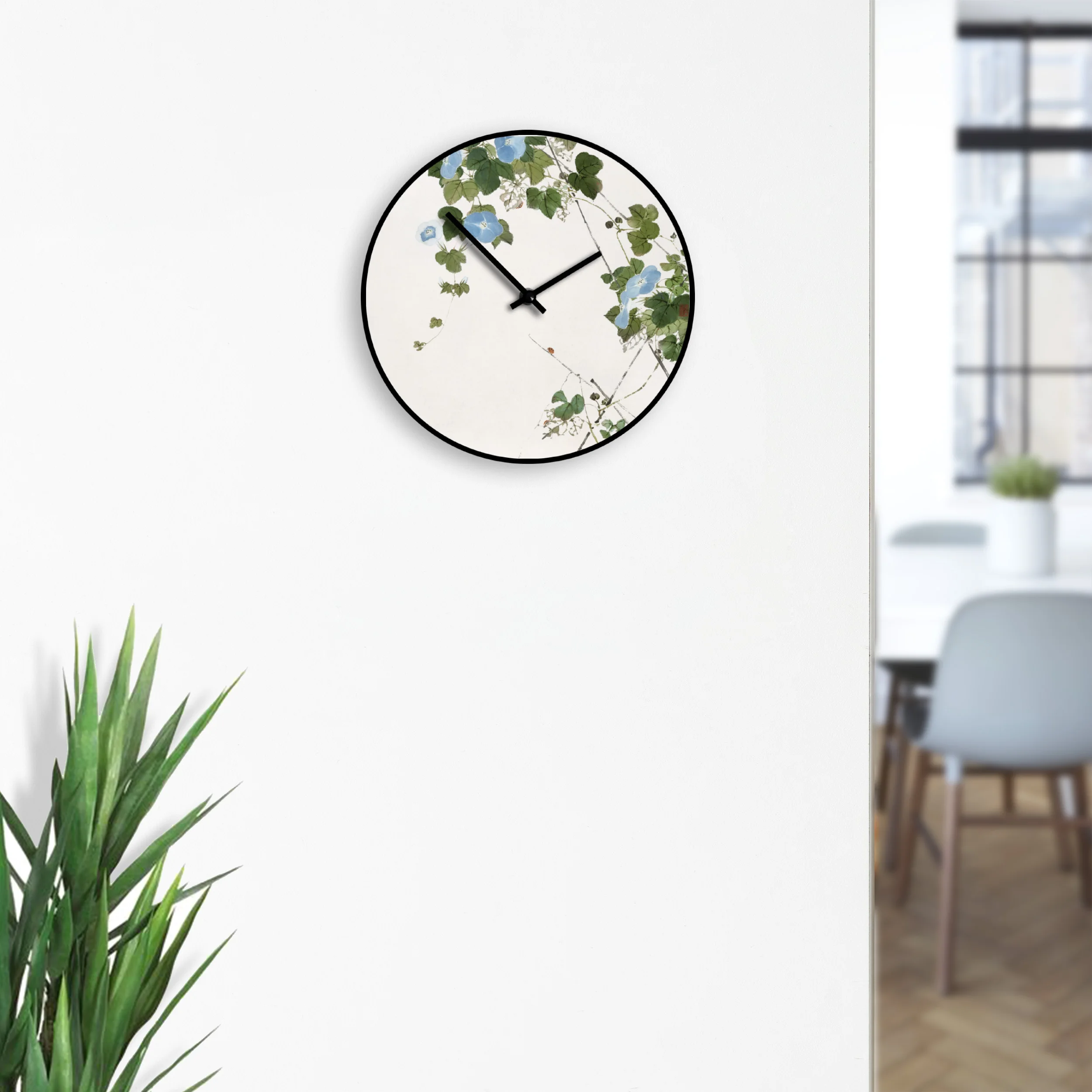 Small round wall clock with a little ladybug decoration