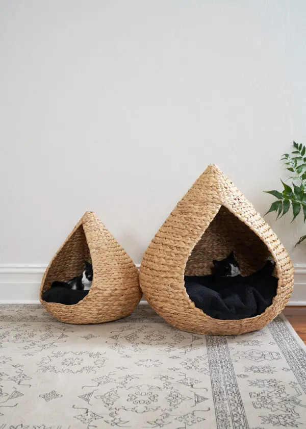 Basic design Wholesale Lotus shaped Natural fibre water hyacinth Cute pet bed Pet Tent House for cat and dog small pet