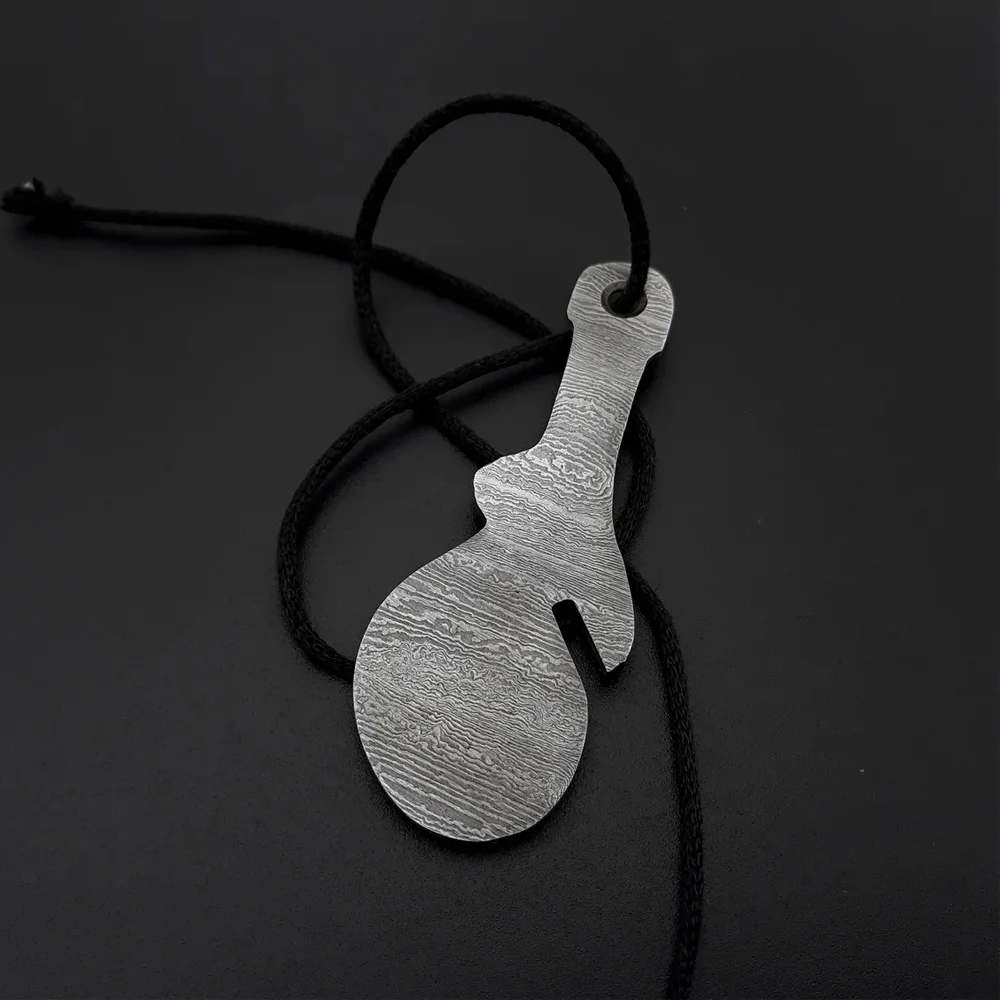 Custom Fancy Hand made Necklace Damascus Steel Necklace/Pendant Jewelry Damascus Pendant new style Damascus steel lockets