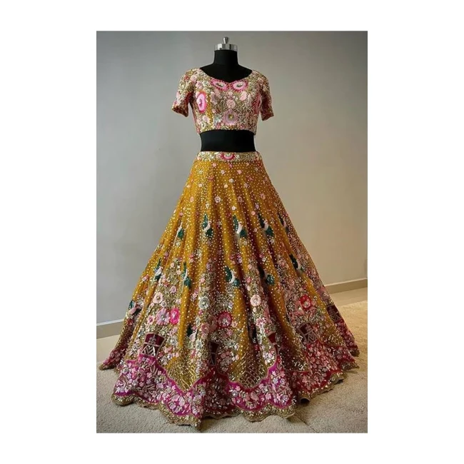 Топ-Дизайнер Lehenga Choli украшен замысловатой вышивкой