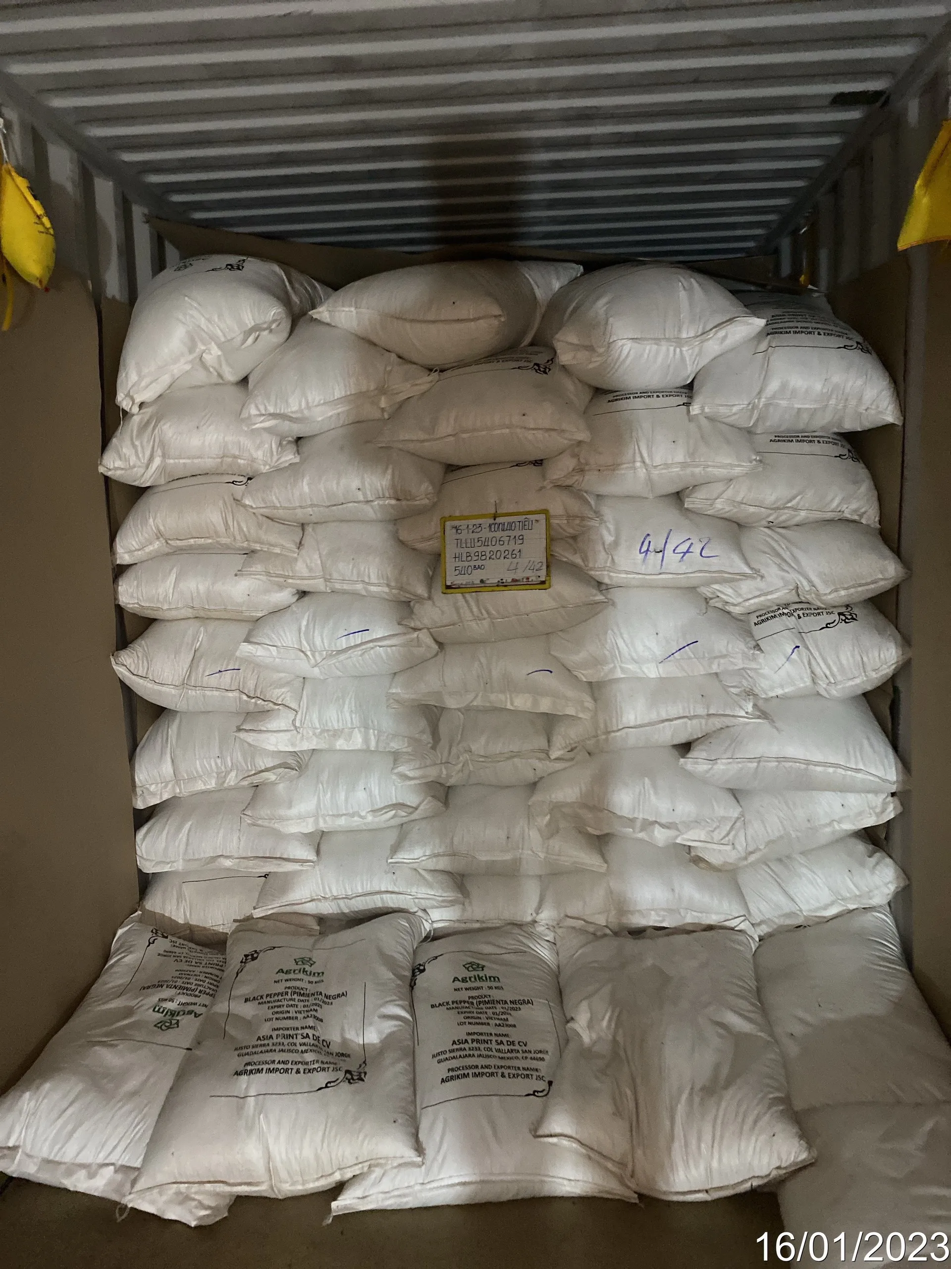 High Quality Black Pepper FAQ or ASTA/MC 200/300/400/500/550/570/580/600 GL the best price from Vietnam supplier  +84 363 565928