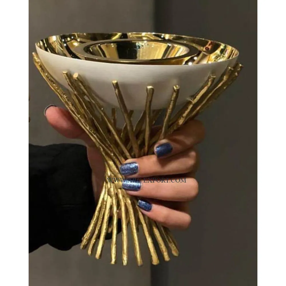 Designing Stylish White and Gold Color Metal Steel Incense and Bakhoor Burner Prime Quality Home Decorative Accents Aroma Burner