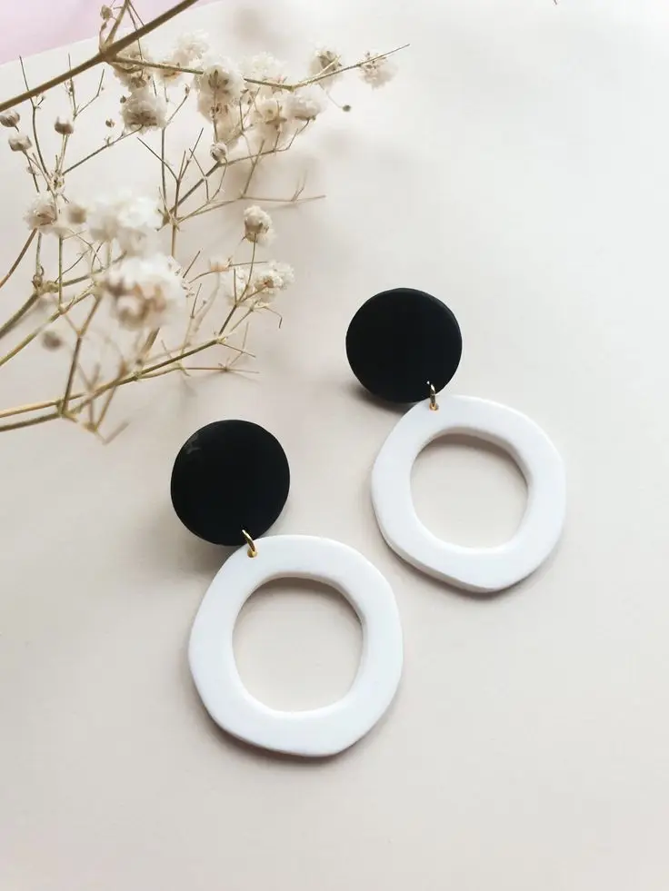 Korean oval hollow Resin Earrings female holiday style retro personality all-match earrings