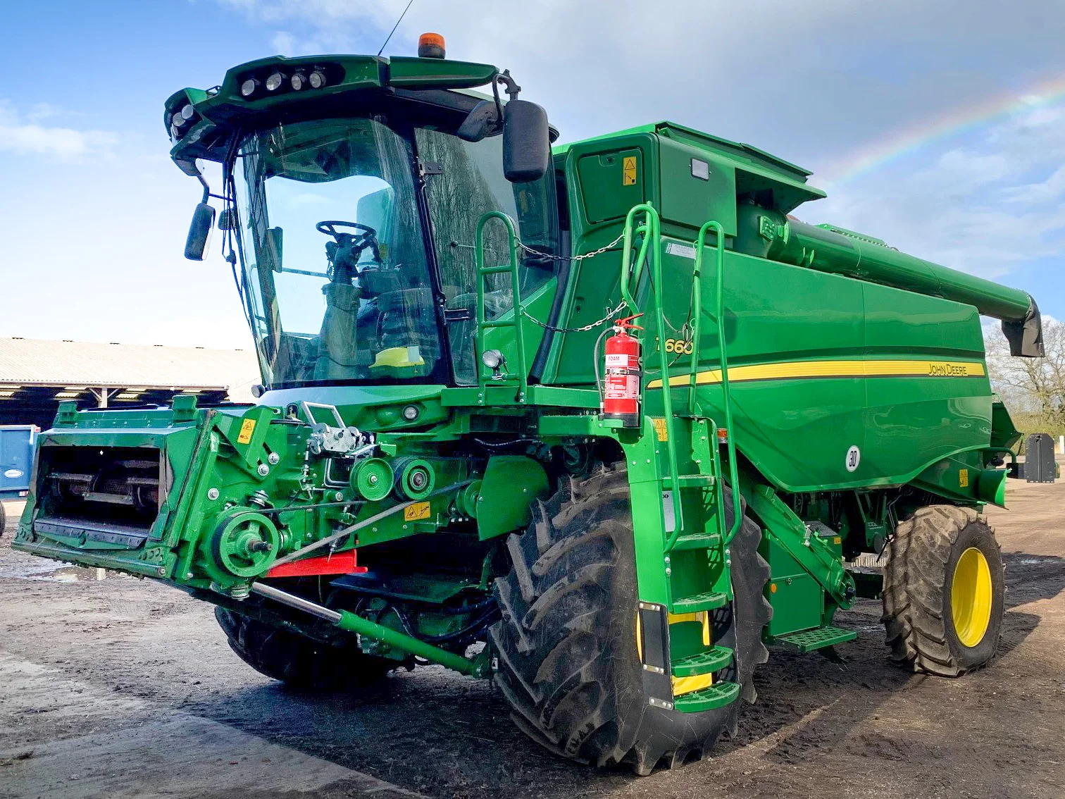 Quality Heavy Duty Harvester 425 Mini Combine Harvester Grain Tank Capacity 600 Size for sale