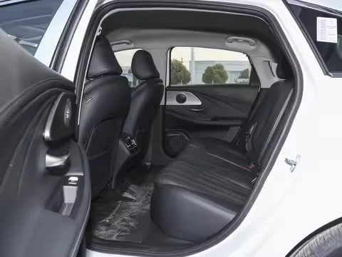 China Ev Chery Plug-in Hybrid Electric Vehicle Chery Fengyun A8 Phev Electric Car 4-door 5-seat Used Electric Cars