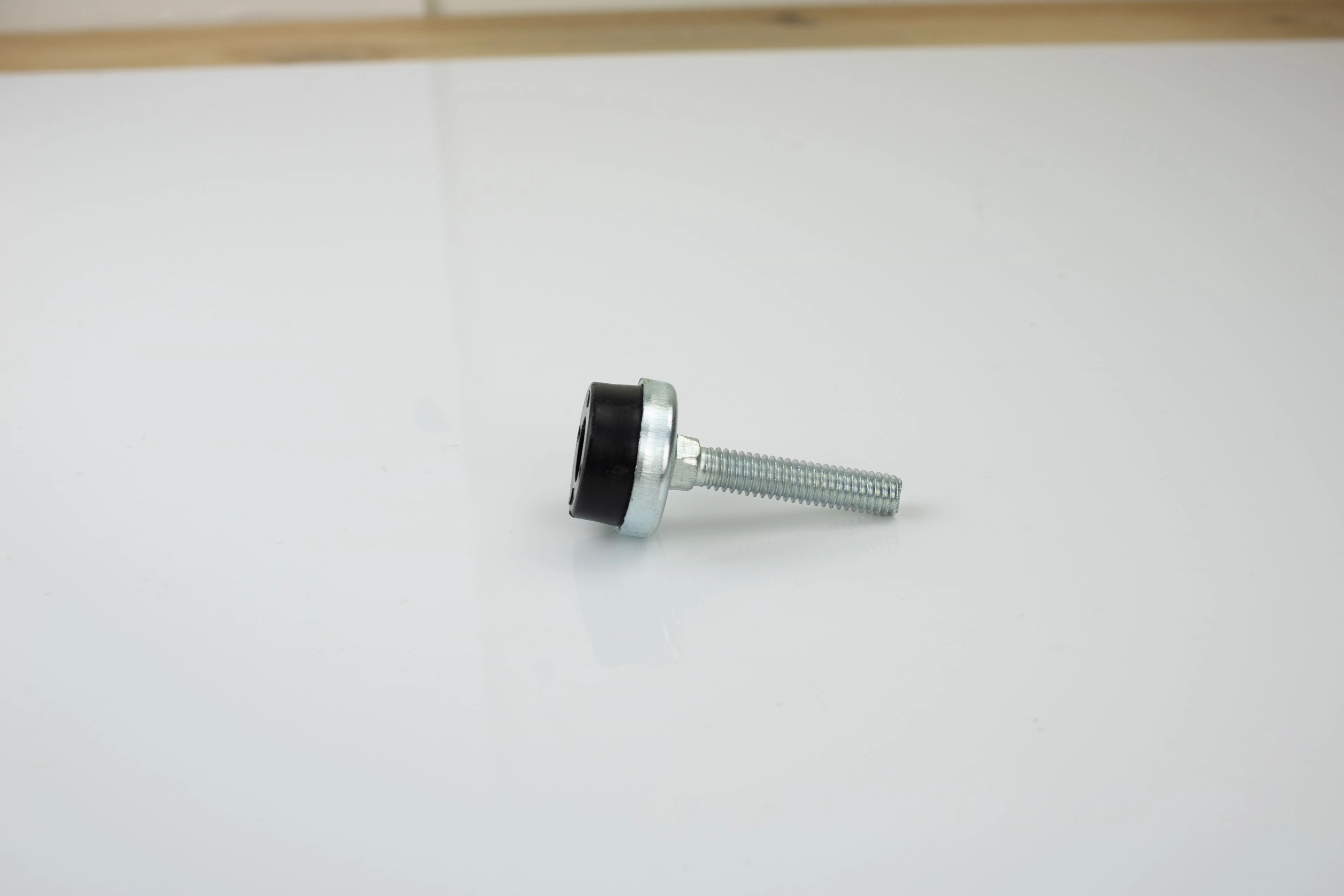 Taiwan Factory Adjustable Equipment Metal Plastic Leveling Feet