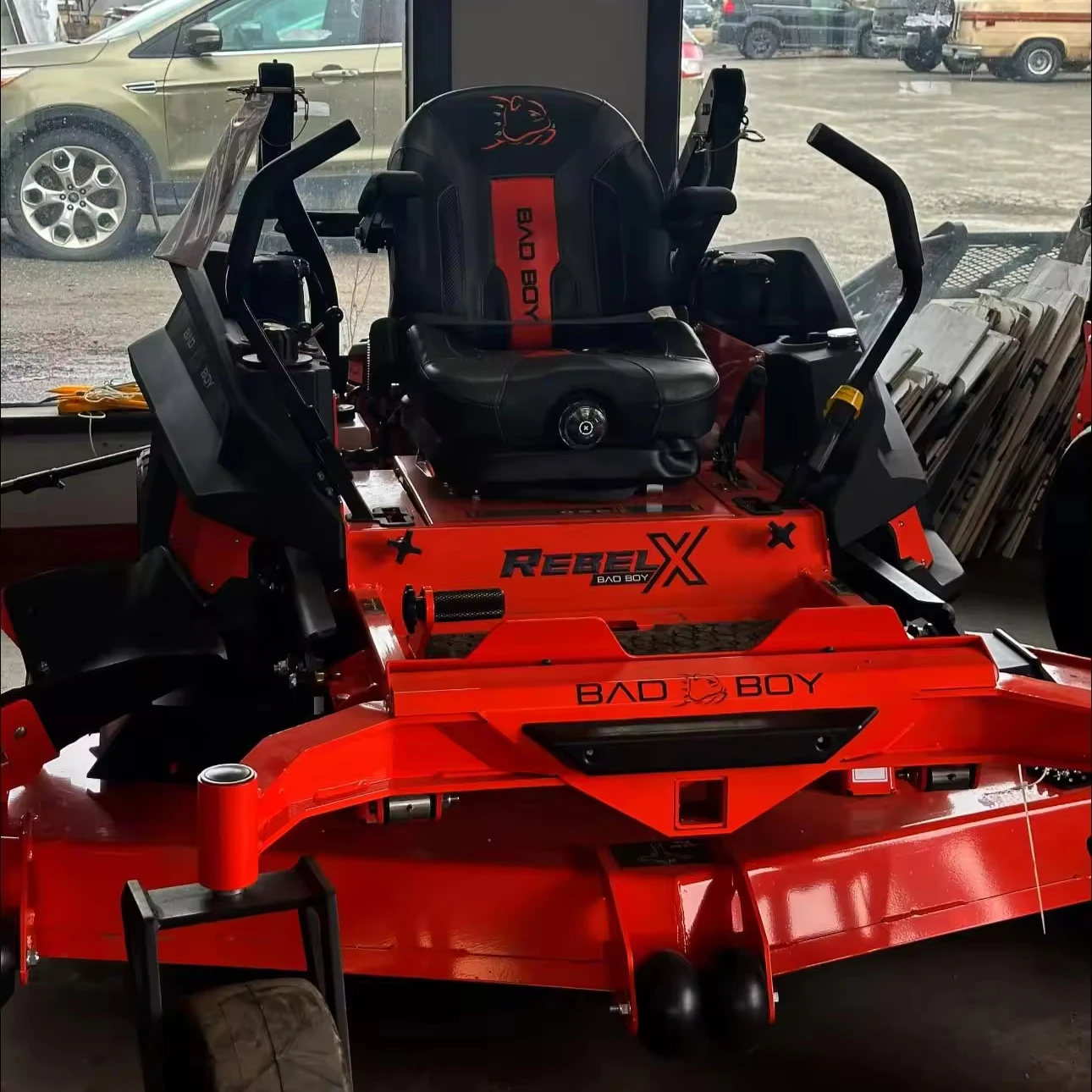 ExxMark 2023 Bad Boyyy ROGUE 72 KOHLER 38,5 л.с. EFI