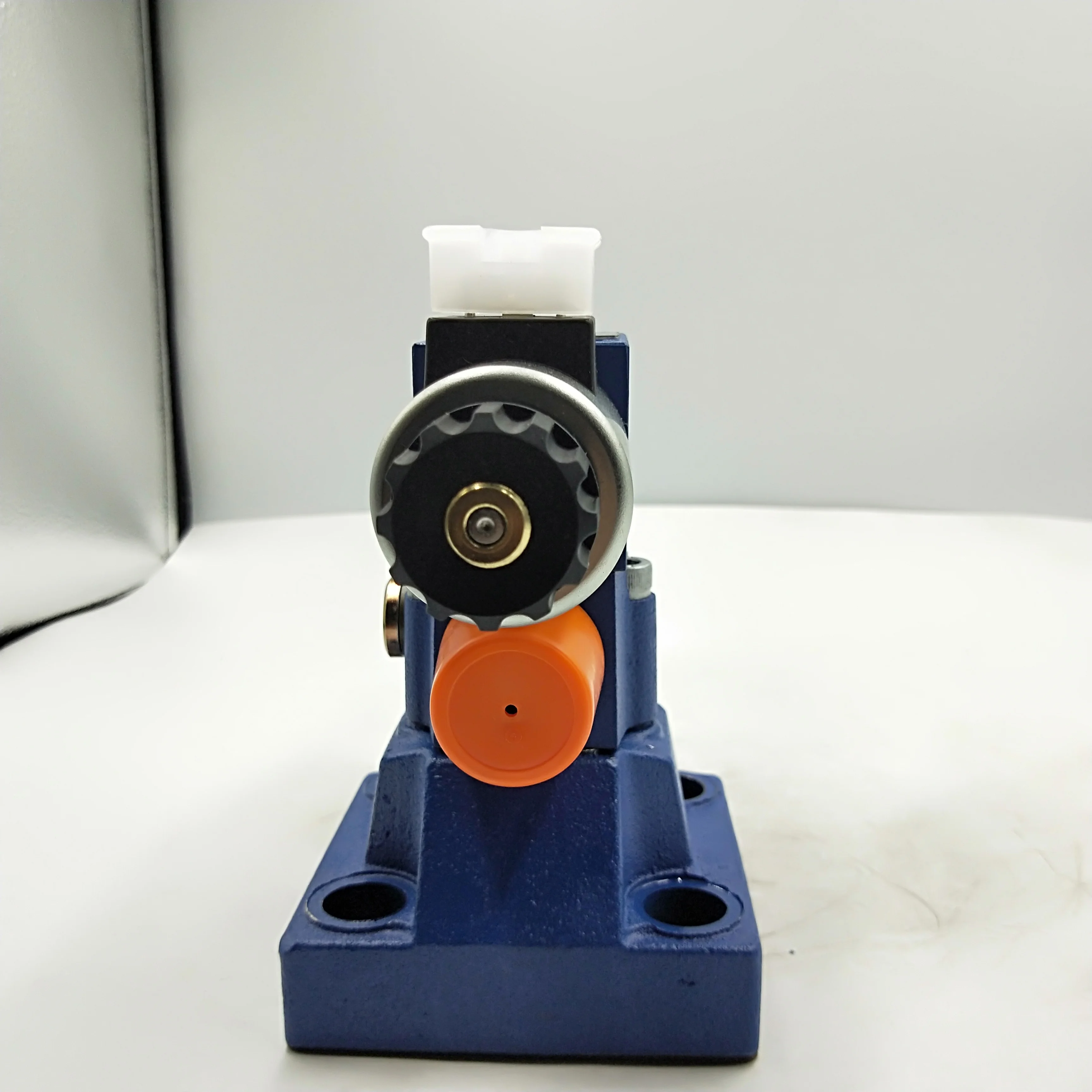 Электромагнитный редукционный клапан DBW10B-1-L5X/31 5-6EG24NZ5L DBW20B-1-L5X/31 5-6EW220RNZ5L