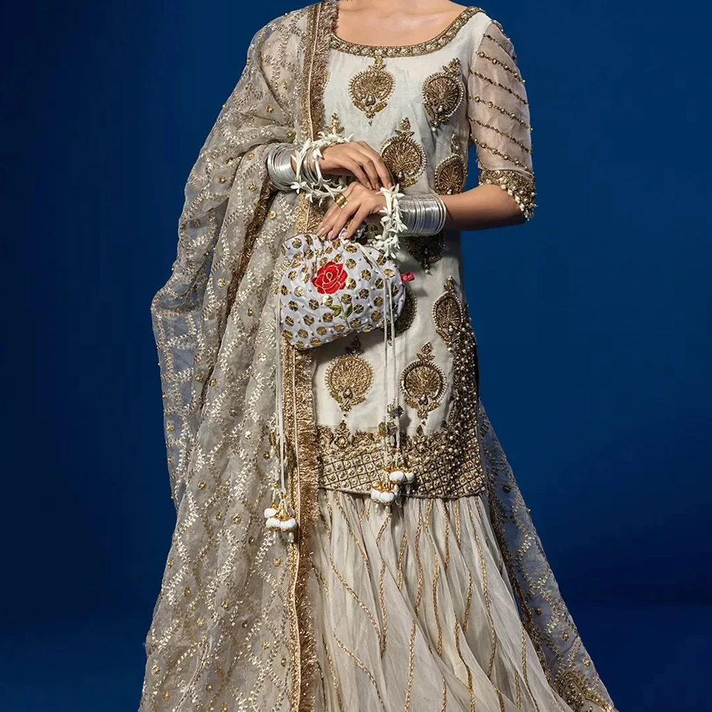 Latest Pakistani Indian New women dresses collection new arrivals 2023 wedding dress Beautiful Embroidered Dresses