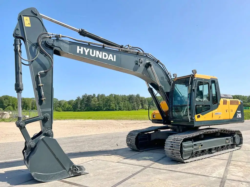 Construction Machinery Hyundai R210 Excavator