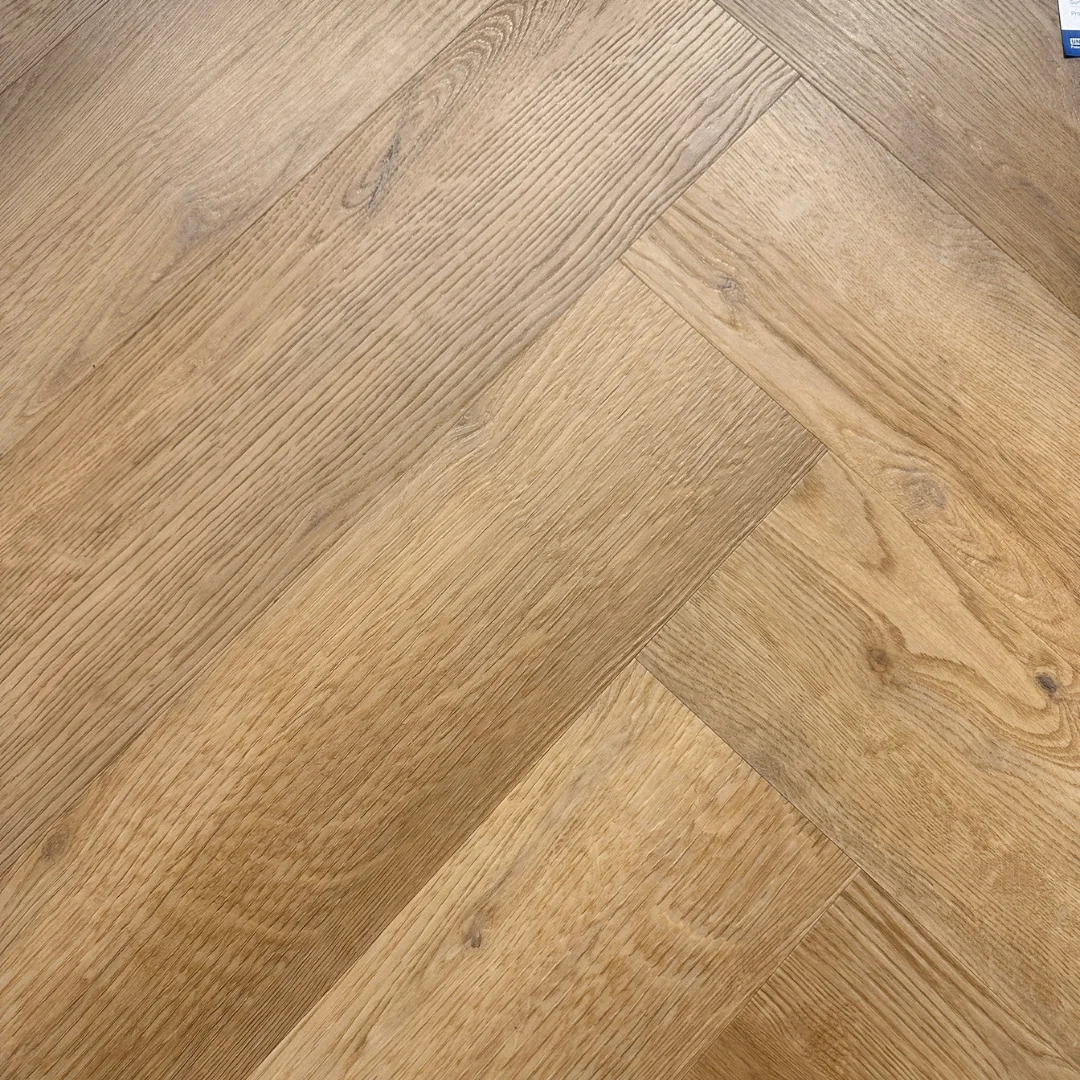 Luxury vinyl plank indoor Waterproof wear resistant surface stone plastic rigid core spc click floor