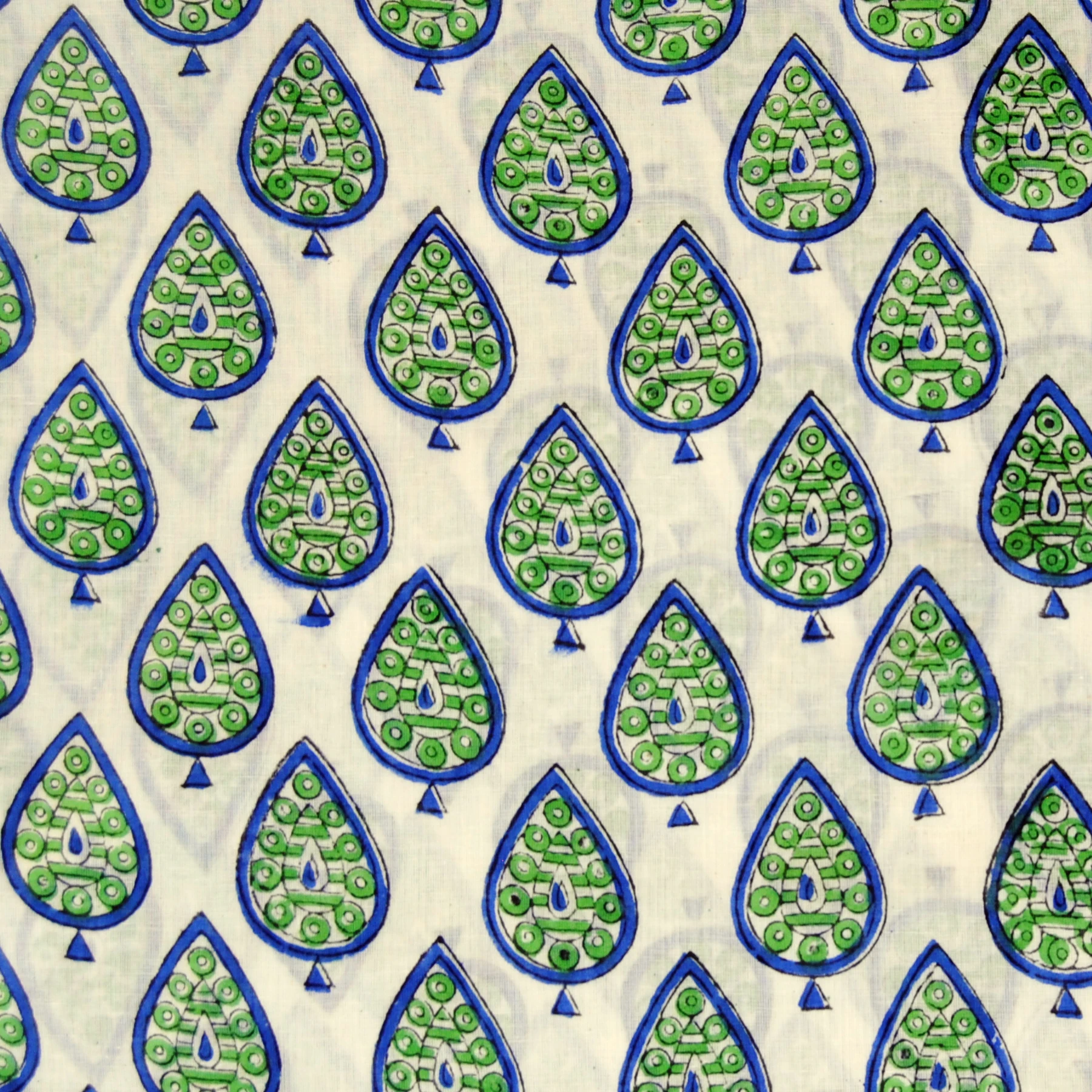 Wholesale Handmade White Cotton Fabric Sanganeri Block Printed with Leaf Pattern Breathable for Clothing and Running Attire