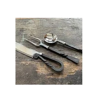 Silver Glossy Finished Decorative Cutlery with Metal Handle For Luxury Restaurants Kitchen Utensils Cutlery Sets