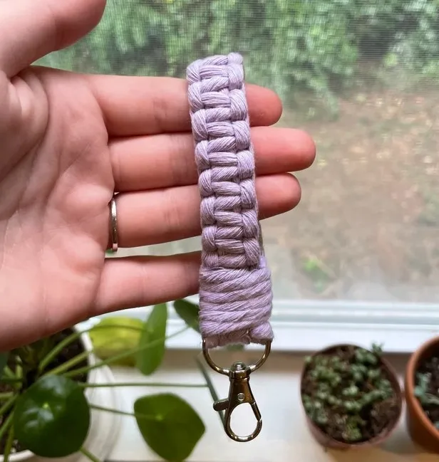 Wholesale Hand Woven Macrame Keychain Holder for Car Key and Bags Hanging Boho Hand-woven Keychain