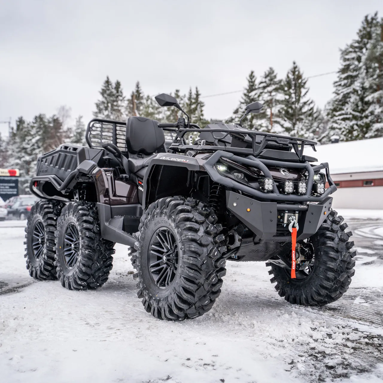 Предложение INNOVA по продаже нового 2023/2024 Can-Am Outlander MAX 6x6 XT-1000 готов к отправке