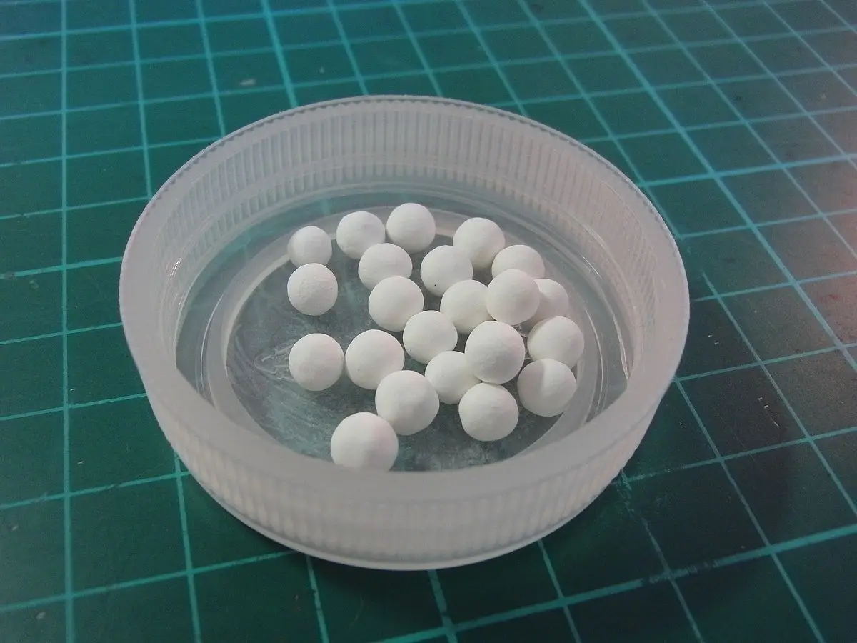 Non-Toxic Moisture Remover 5-8mm Size Activated Alumina Ball Used In Petrochemical from Indian Supplier
