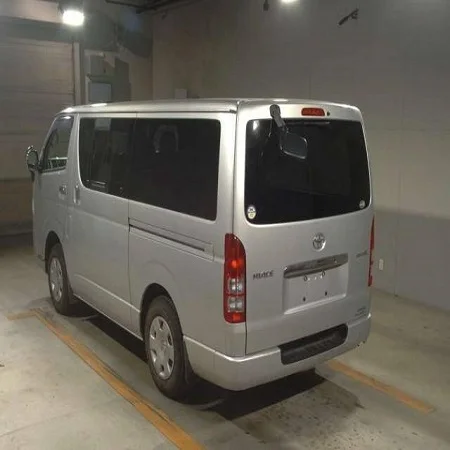 toyota hiace 05.jpg